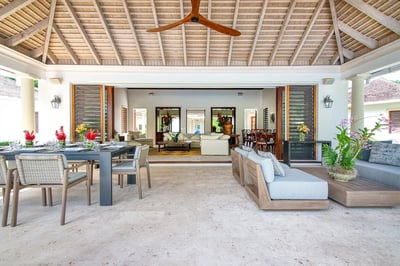 Luxury Villa Photo #5