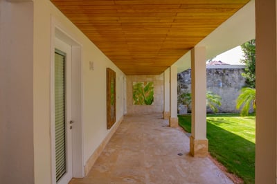Luxury Villa Photo #10