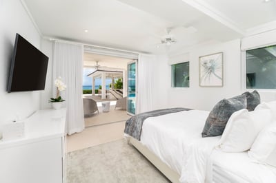 Luxury Villa Photo #13