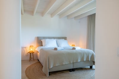 Luxury Villa Photo #22