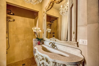 Luxury Villa Photo #40