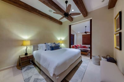 Luxury Villa Photo #49