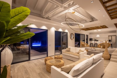 Luxury Villa Photo #19