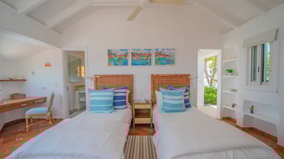Luxury Villa Photo #47