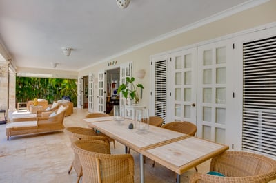 Luxury Villa Photo #18