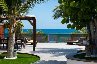 Lounge & Beach