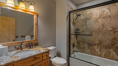 Bathroom, Upper Level - Shared with Twin/Queen Bedroom and Extra Bedding Room