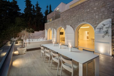 Luxury Villa Photo #6