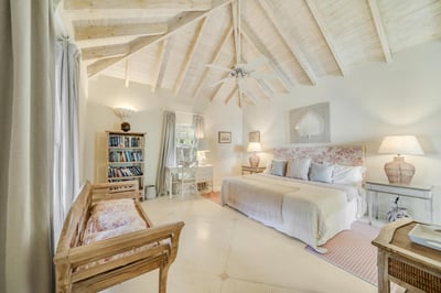 Luxury Villa Photo #43