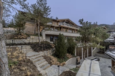 Luxury Villa Photo #3