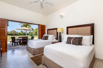 Luxury Villa Photo #30