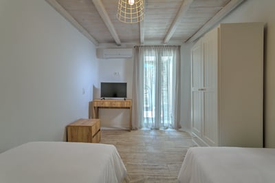 Luxury Villa Photo #34
