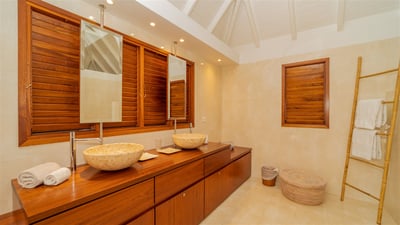 Luxury Villa Photo #38