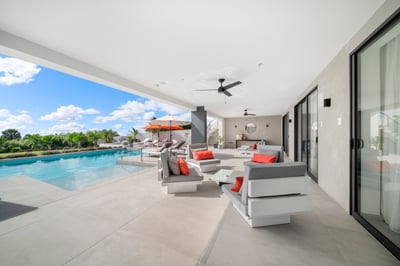 Luxury Villa Photo #6