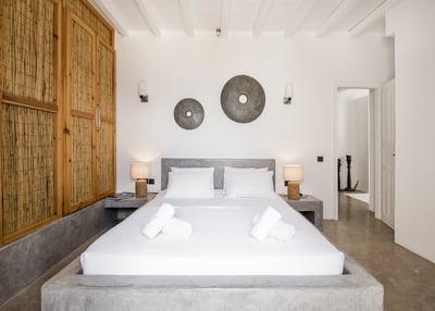 Luxury Villa Photo #32