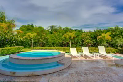 Luxury Villa Photo #3