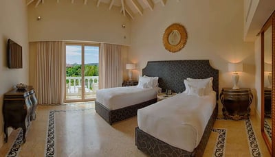 Luxury Villa Photo #11