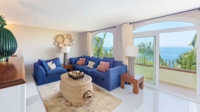 Luxury Villa Photo #32