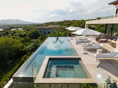 Luxury Villa Photo #4