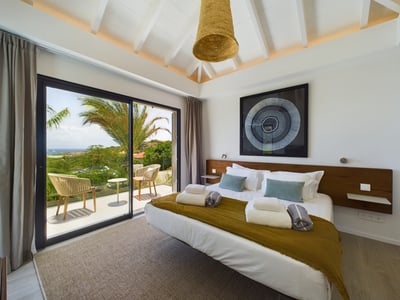 Luxury Villa Photo #18
