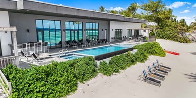 Luxury Villa Photo #3