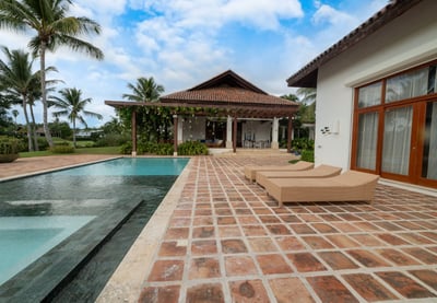 Luxury Villa Photo #3