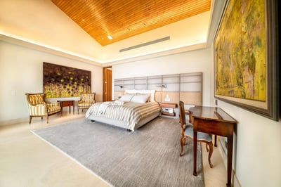 Luxury Villa Photo #38
