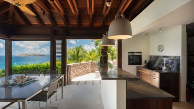 Luxury Villa Photo #17