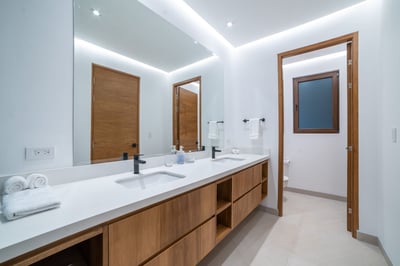 Luxury Villa Photo #24