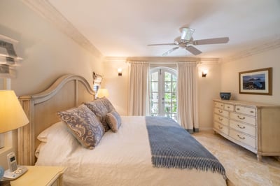 Luxury Villa Photo #17