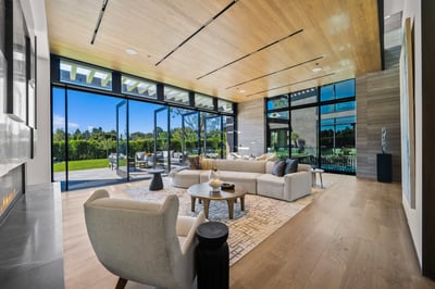 Luxury Villa Photo #20