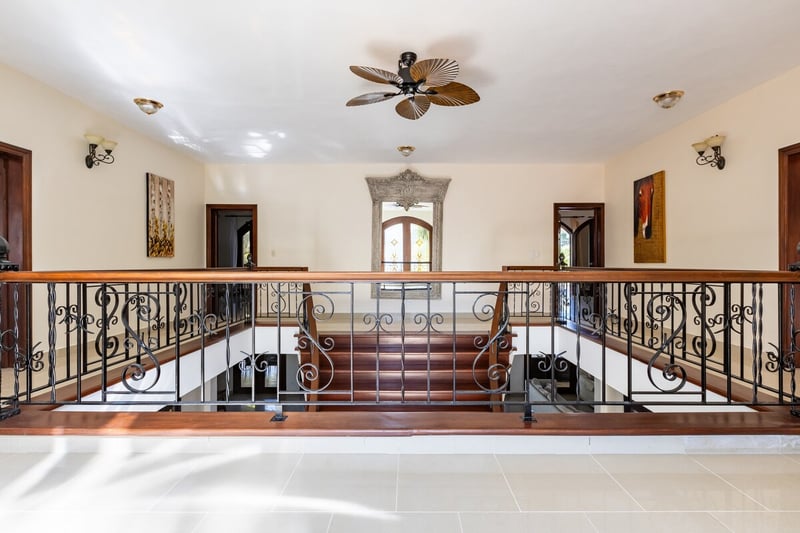 Colonial Beach Villa