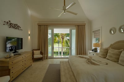 Arrecife 39 - Spacious 5BR villa near beach & golf