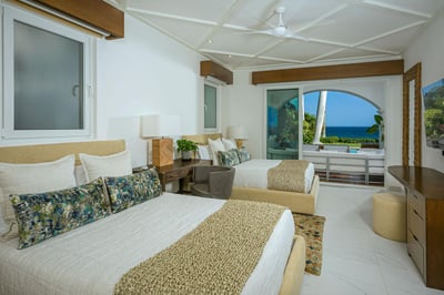 Luxury Villa Photo #24