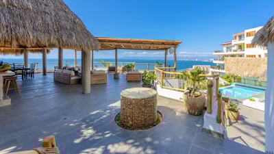 Luxury Villa Photo #13