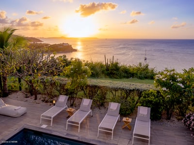 Luxury Villa Photo #32