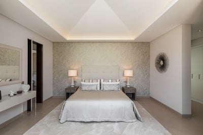 Luxury Villa Photo #25