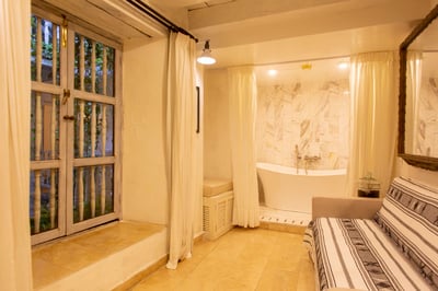 Luxury Villa Photo #16