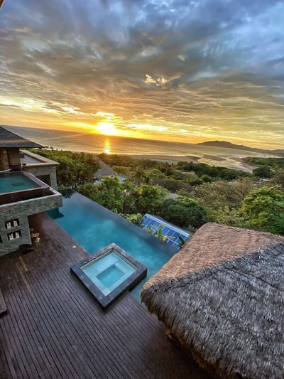 Luxury Villa Photo #4