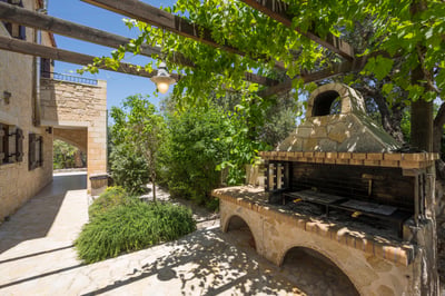 Luxury Villa Photo #14