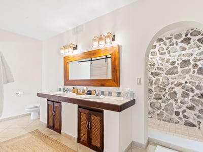 Luxury Villa Photo #39