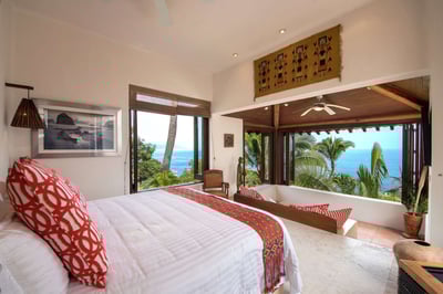 Luxury Villa Photo #15