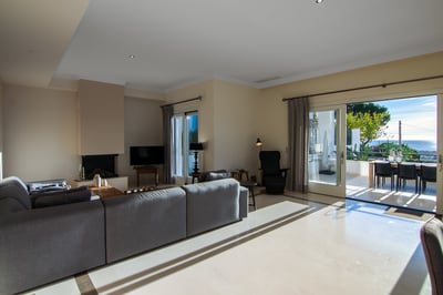 Luxury Villa Photo #13