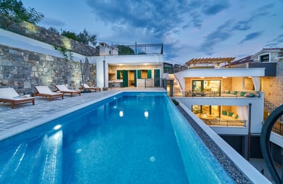 Luxury Villa Photo #9