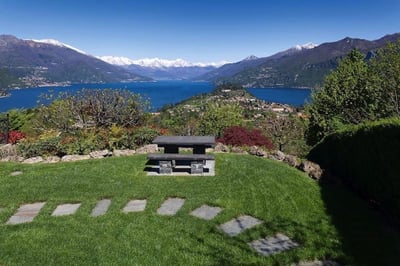 Luxury Villa Photo #3