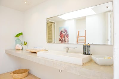 Luxury Villa Photo #30