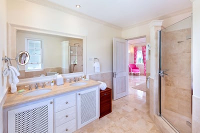 Luxury Villa Photo #16