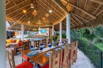 Luxury Villa Photo #16