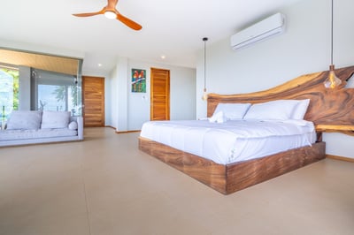 Luxury Villa Photo #56