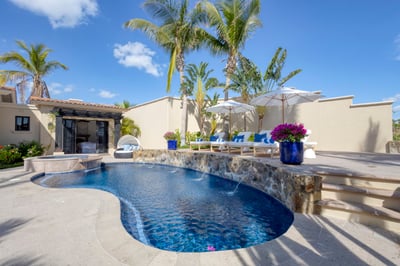 Luxury Villa Photo #8